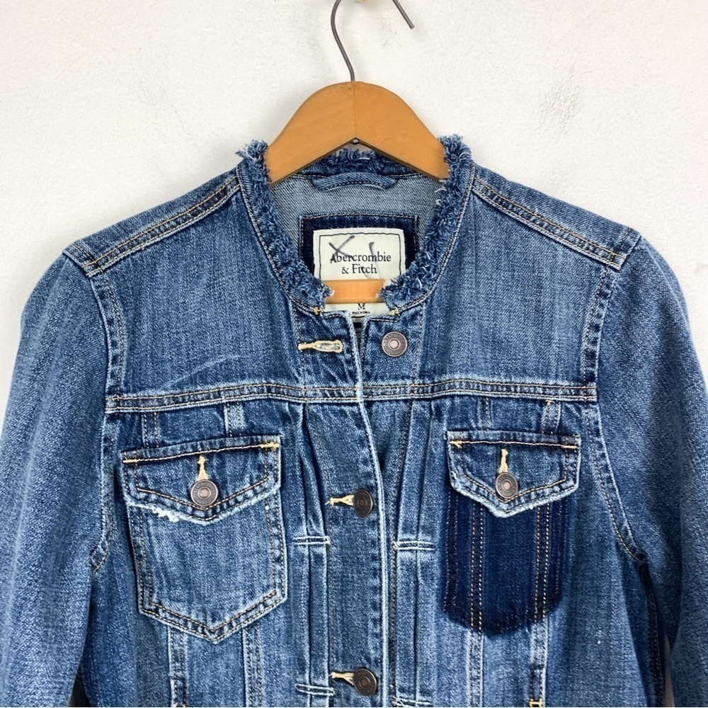 Abercrombie & Fitch Frayed Hem Classic Denim Jacket Sz M - Picture 3 of 7